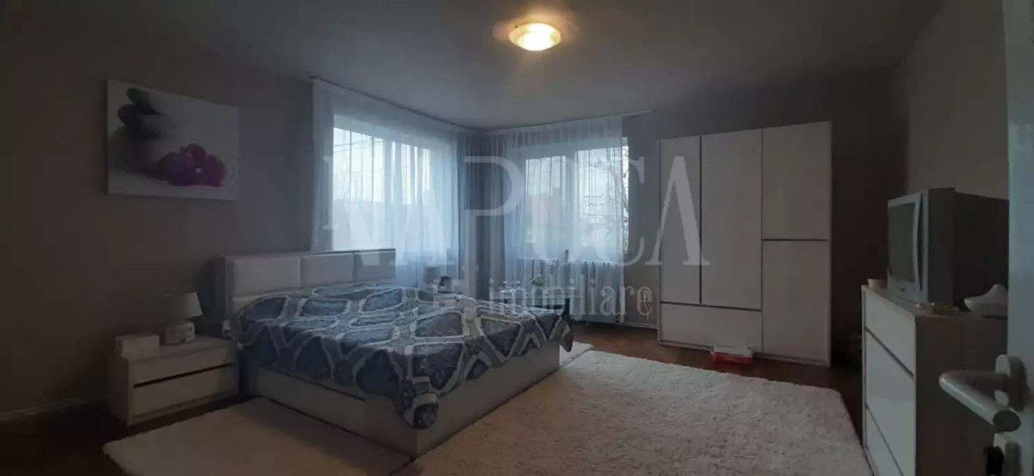 Se vinde apartament, 4 camere in Andrei Muresanu
