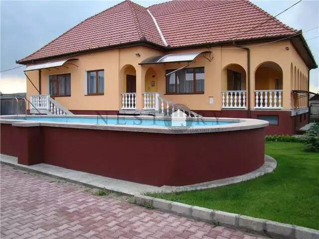 Casa individuala, finisata, 2000 mp teren, piscina, livada, Apahida