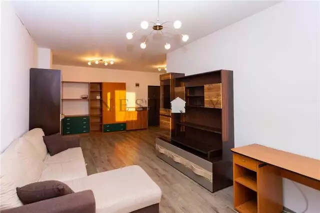 Apartament spatios cu 2 camere, etaj 1, Dambu Rotund