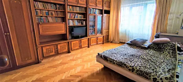 Apartament 3 camere, 70 mp, decomandat, zona B-dul Nicoale Titulescu
