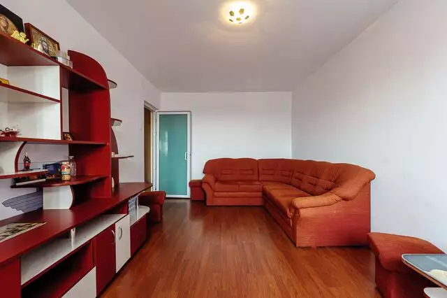 PREȚ REDUS! Apartament cu 3 camere în zona Vlaicu