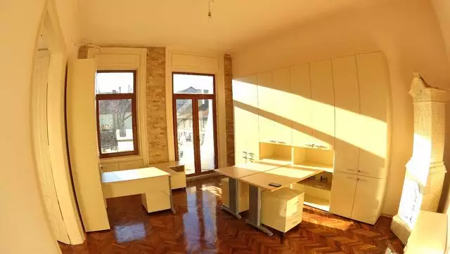 Apartament luminos / Spatiu birouri, situat Ultracentral