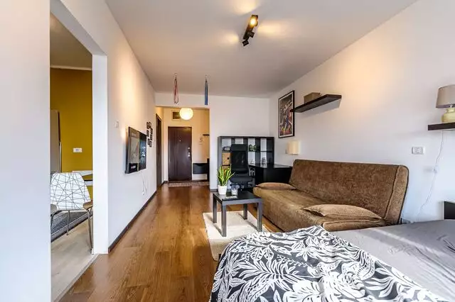 Apartament luminos, cu o cameră, zona Romanilor