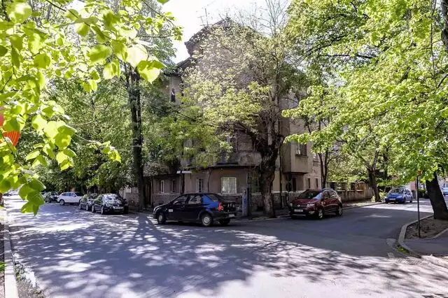 Casă / Vilă cu 15 camere de vânzare în zona Ultracentral