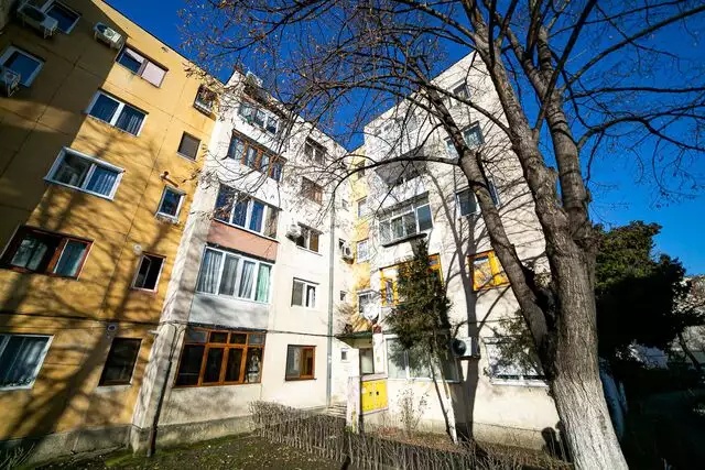 Apartament patru camere zona Lebăda Vlaicu