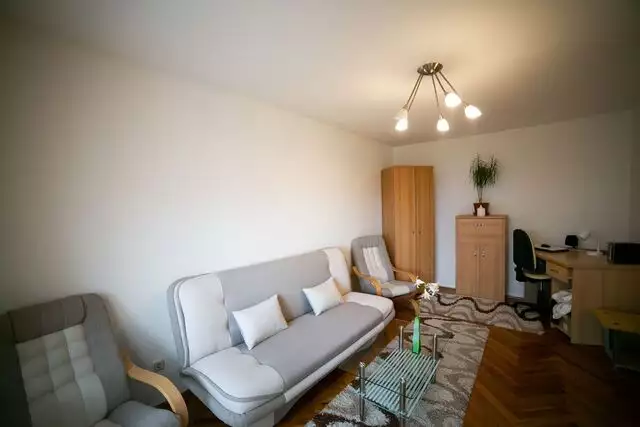 Apartament luminos decomandat în Vlaicu, Lebăda