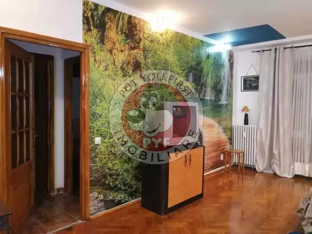 Apartament cu 2 camere, Romana, 57 mp