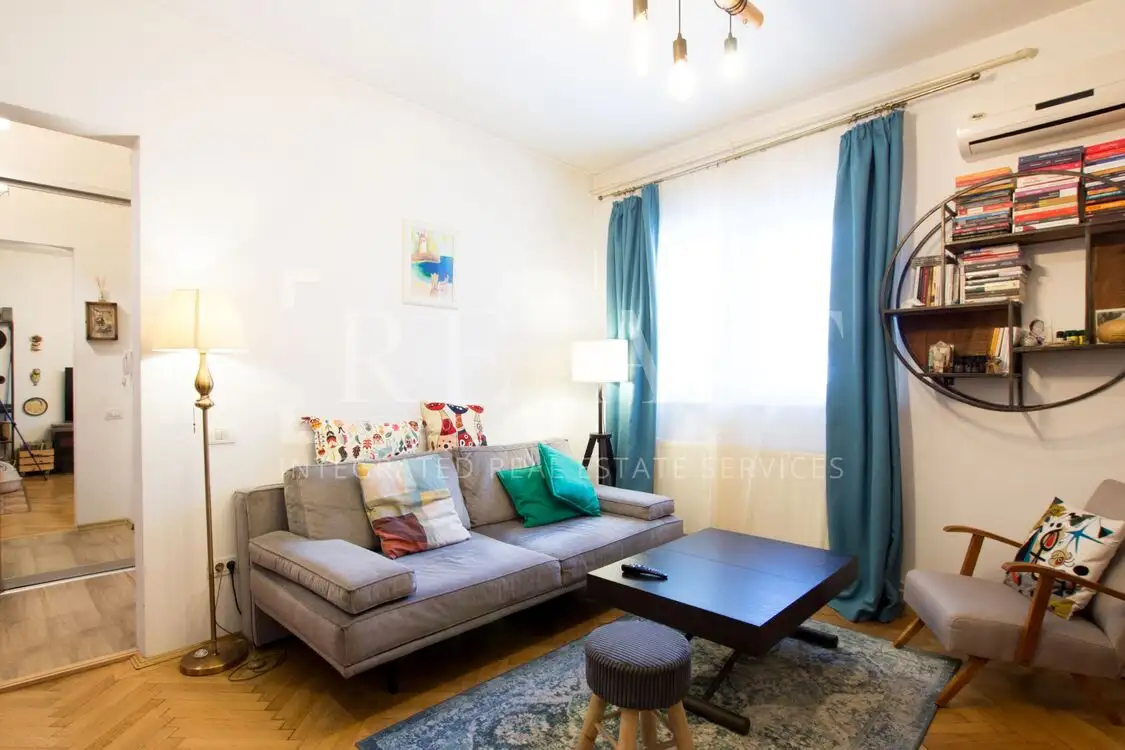 Vanzare apartament 3 camere | Semineu lemne, Centrala proprie, Renovat | Foisor