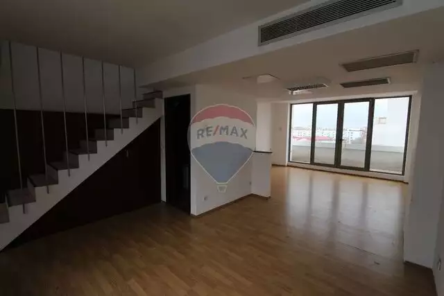 Unirii - Vanzare apartament tip duplex 4 camere