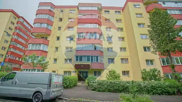 Apartament cu 4 camere de vânzare în zona Racadau