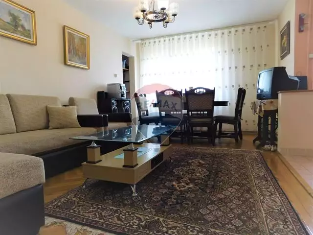 Apartament cu 4 camere de vânzare în zona Manastur