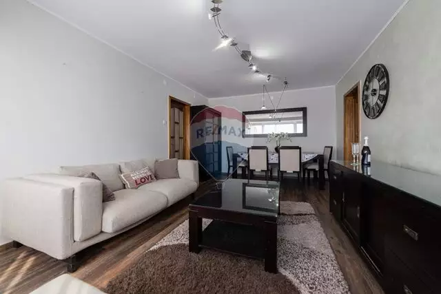 Apartament cu 3 camere de vânzare în zona Podgoria