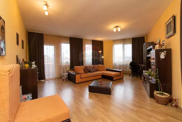 Apartament spatios cu 2 camere de vanzare in Gradiste
