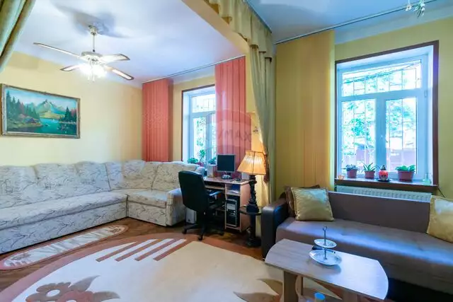 Apartament 2 camere, decomandat, 80 mp, Titulescu