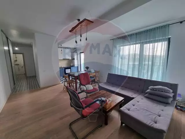 Apartament de vanzare cu 3 camere, terasa de 29 mp, zona Marasti