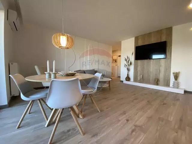 Apartament cu 2 camere de vânzare în zona Sopor