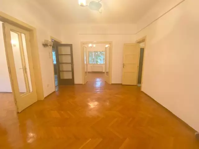 De vanzare apartament, 5 camere, in Sector 3, zona Unirii (S3)
