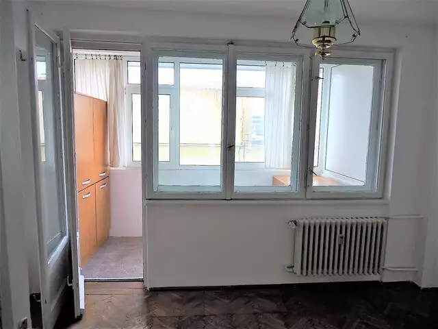 De vanzare apartament, 3 camere, in Sector 2, zona Stefan Cel Mare