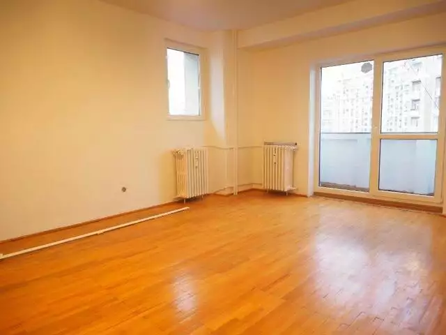 Vanzare apartament, o camera, in Sector 3, zona Piata Alba Iulia
