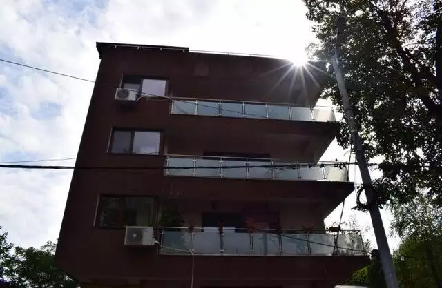 Vanzare apartament, 3 camere, in Sector 6, zona Giulesti