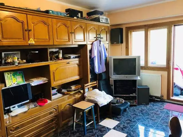 Vanzare apartament, 4 camere, in Sector 4, zona Vacaresti