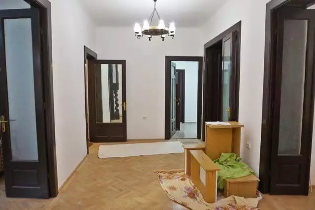 Vanzare apartament, 3 camere, in Sector 1, zona Calea Victoriei