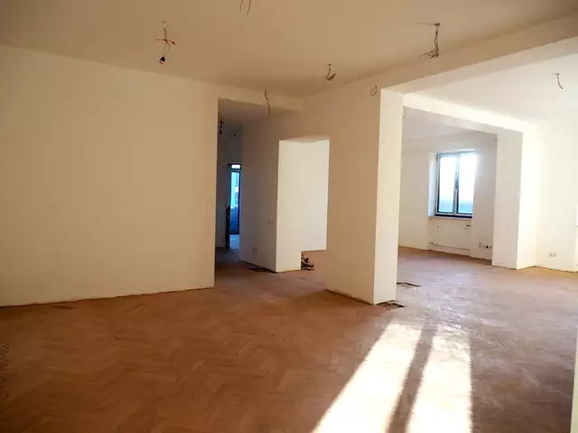 Se vinde apartament, 4 camere, in Sector 1, zona Piata Romana