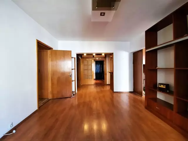 Vanzare apartament, 4 camere, in Sector 3, zona Nerva Traian