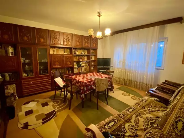 De vanzare apartament, 3 camere, in Sector 4, zona Brancoveanu