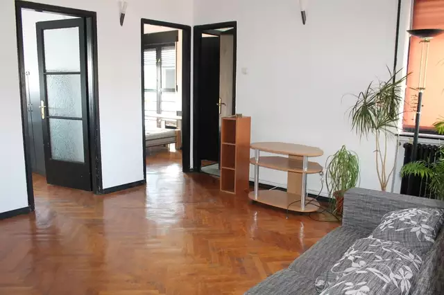 Vanzare apartament, 4 camere, in Sector 3, zona Sfanta Vineri