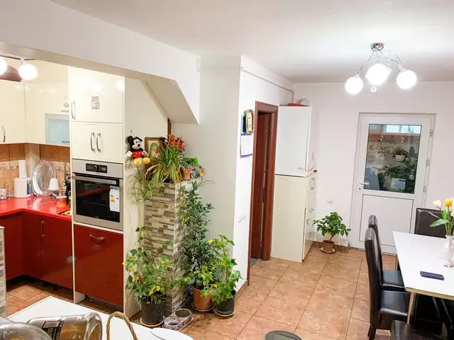 Se vinde casa, 4 camere, in Sector 4, zona Brancoveanu