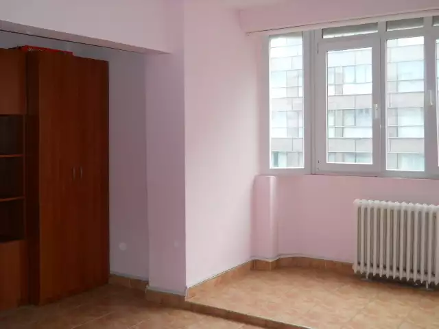 Se vinde apartament, 3 camere, in Sector 1, zona Calea Victoriei