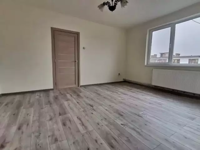Se vinde apartament, 3 camere, in Cluj-Napoca, zona Centru