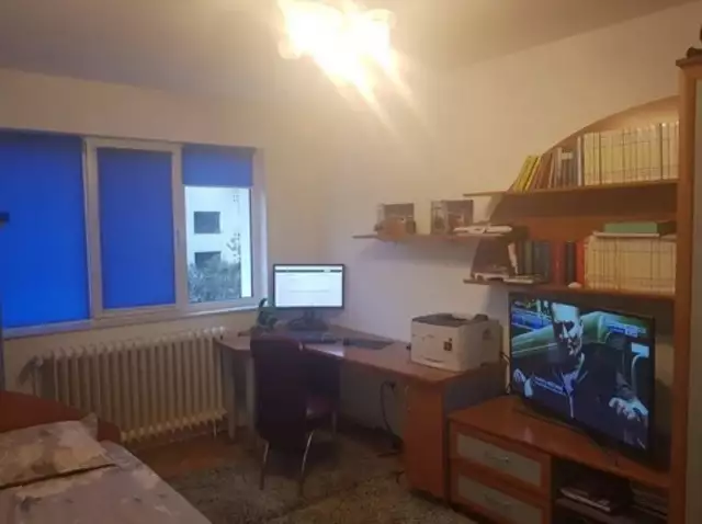 Vanzare apartament, 4 camere, in Cluj-Napoca, zona Manastur