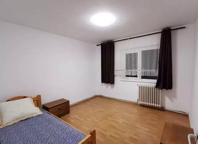 Se vinde apartament, 4 camere, in Cluj-Napoca, zona Manastur