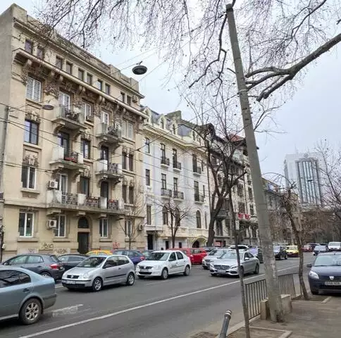 Se vinde apartament, 3 camere, in Sector 2, zona Dacia