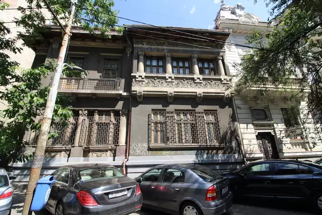 Se vinde casa, 20 camere, in Sector 2, zona Armeneasca