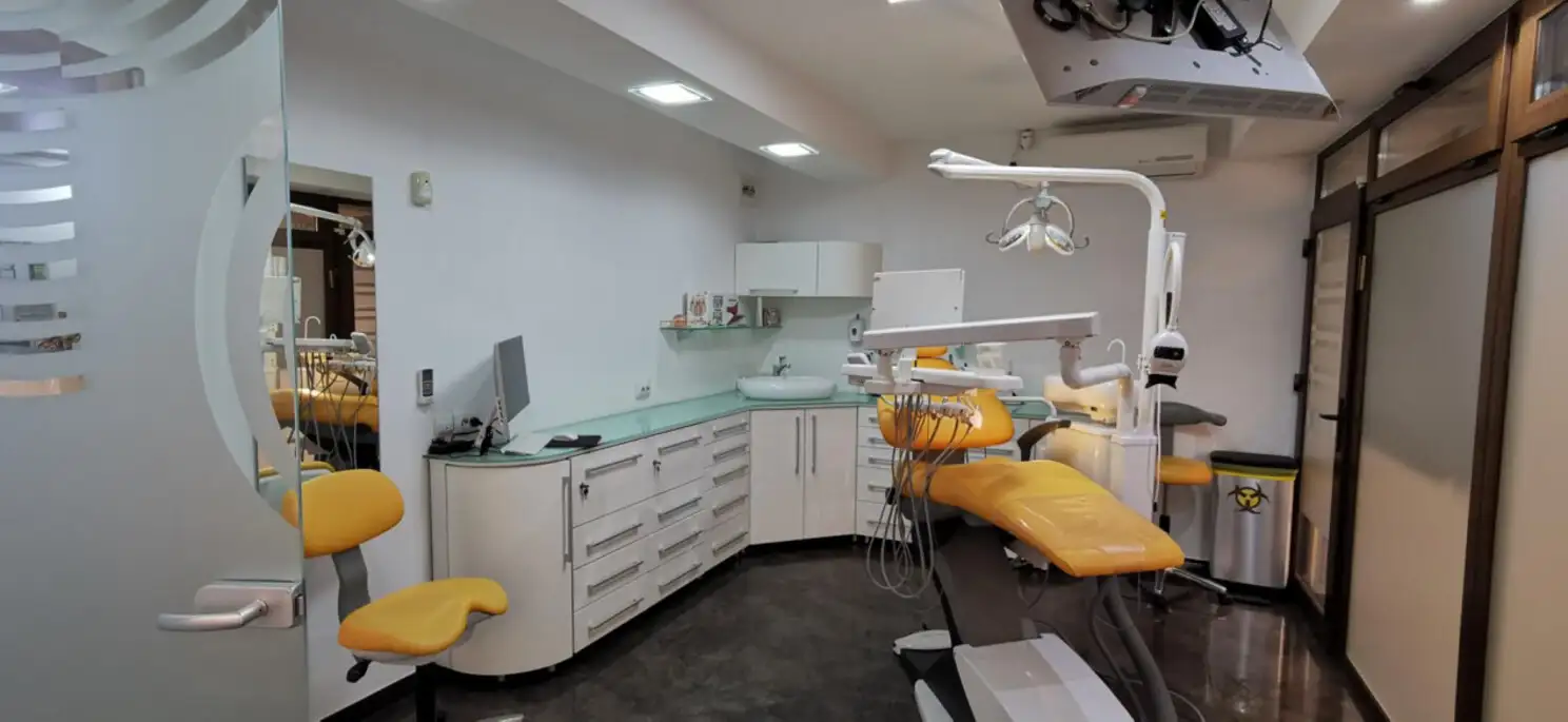 Cabinet stomatologic LA CHEIE - mobilat si ULTRA echipat 100%