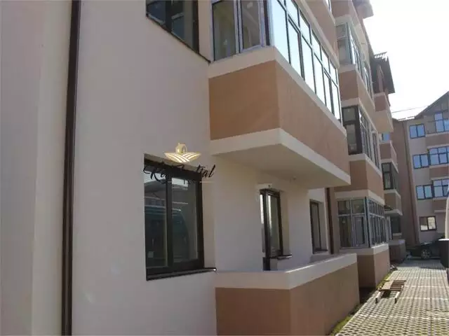 Apartament cu 2 camere, decomandat, zona Capat Cug Iasi, geam la baie