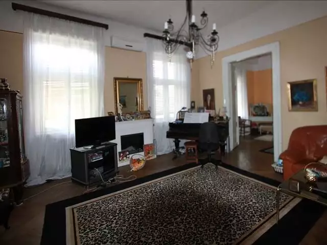 Apartament cu 4 camere de vânzare în zona Iosefin