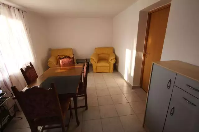 Apartament in casa zona Girocului