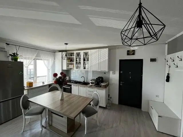 Se vinde apartament, 3 camere, in Cluj-Napoca, zona Iris
