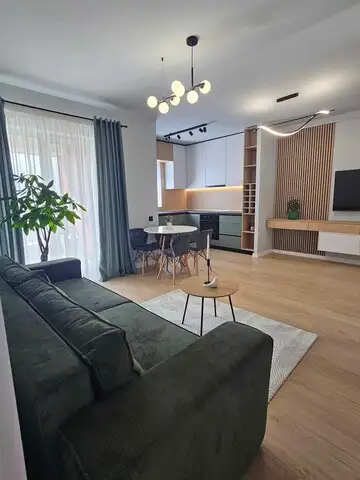 Vanzare apartament, 2 camere, in Floresti, zona Centru