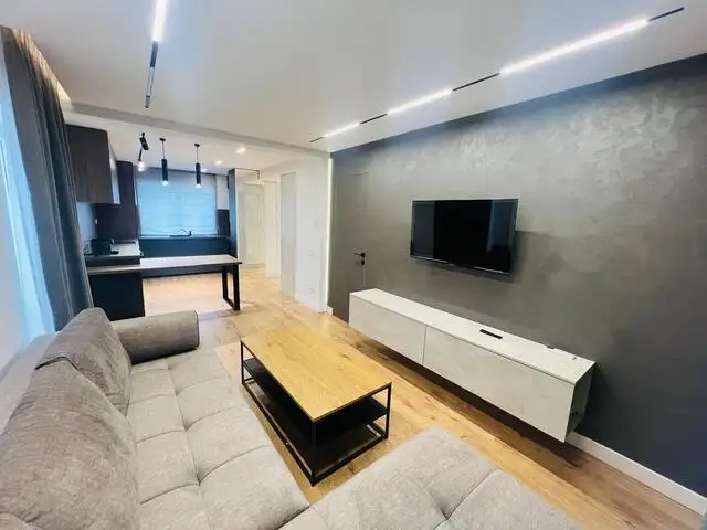 De vanzare apartament, 2 camere, in Floresti, zona Centru