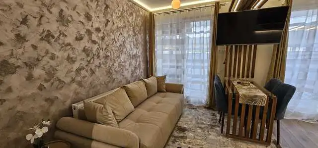 De vanzare apartament, 2 camere, in Floresti, zona Centru