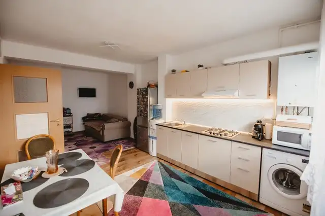 Vanzare apartament, 2 camere, in Floresti, zona Centru