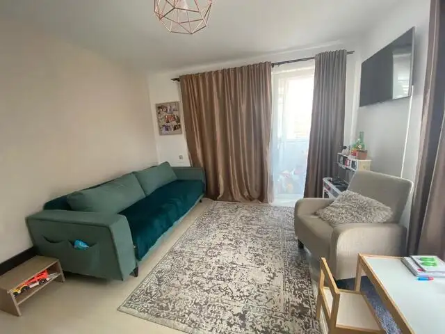 Vanzare apartament, 2 camere, in Floresti, zona Centru