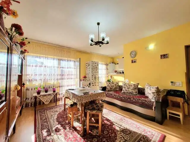 De vanzare apartament, 2 camere, in Floresti, zona Centru