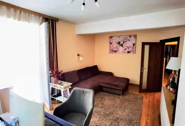 Se vinde apartament, 2 camere, in Baciu, zona Centru