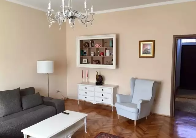 Se vinde apartament, 3 camere, in Cluj-Napoca, zona Centru